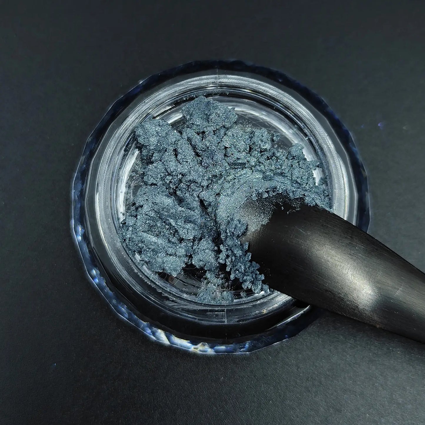 arctic silver magnetic chrome pigment
