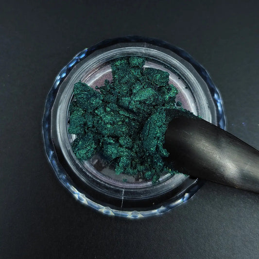 green wave to aqua stream magnetic color travel pigment