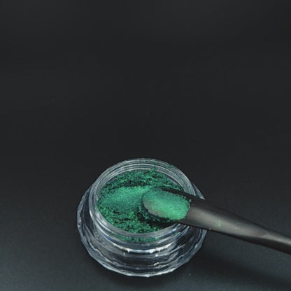 magnetic color travel pigment with bright green and aqua stream effect